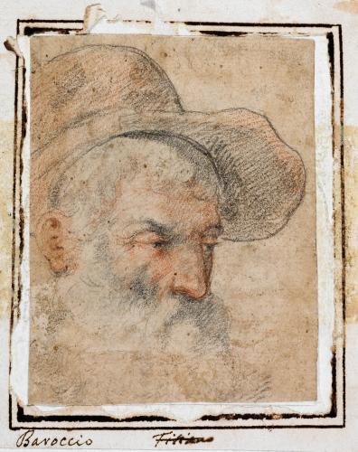 Uomo con barba e cappello