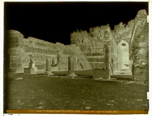 Dintorni di Tivoli - Villa Adriana - Avanzi dell'Atrio del Palazzo Imperiale (II Secolo).