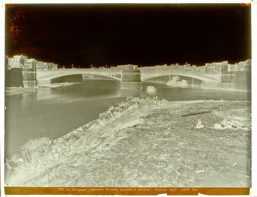 Roma - Ponte Garibaldi - costruito in ferro su piloni di travertino - inaugurato nel 1888.