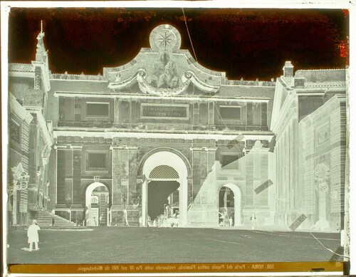Roma - Porta del Popolo antica Flaminia restaurata sotto Pio IV nel 1556 da Michelangelo