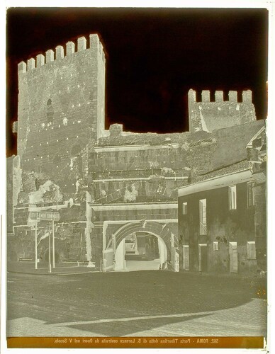 Roma - Porta Tiburtina detta di S. Lorenzo costruita da Onorio nel V Secolo.