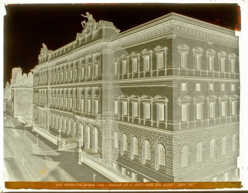 Roma - Palazzo della Banca d'Italia in Via nazionale - opera moderna dell'architetto Koch