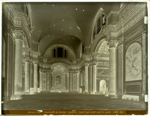 Roma - Chiesa di Santa Maria degli Angeli - L'Interno - costruita da Michelangelonel XIV Secolo - Nave traversale