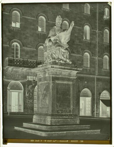 Perugia - Monumento a Papa Giulio III - V. Danti, 1555