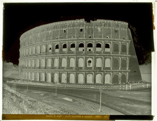 Roma - Colosseo o Anfiteatro Flavio - Pietra di Levante