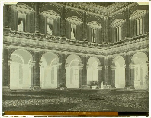 Roma - Palazzo Farnese - Il Cortile