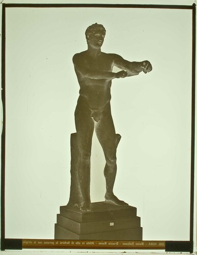 Roma - Museo Vaticano - Braccio Nuovo - Atleta in atto di forbirsi la persona con lo strigile.