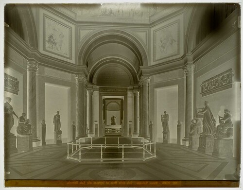 Roma - Museo Vaticano - Sala delle Muse ed ingresso alla Sala Rotonda