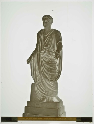 Roma - Museo Vaticano - Braccio nuovo - Nerva vestito della toga Consolare