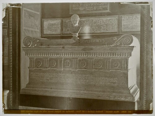 Roma - Museo Vaticano - Vestibolo quadrato o del Torso - Sarcofago dei Scipioni, trovato nella Via Appia nell'anno 1836