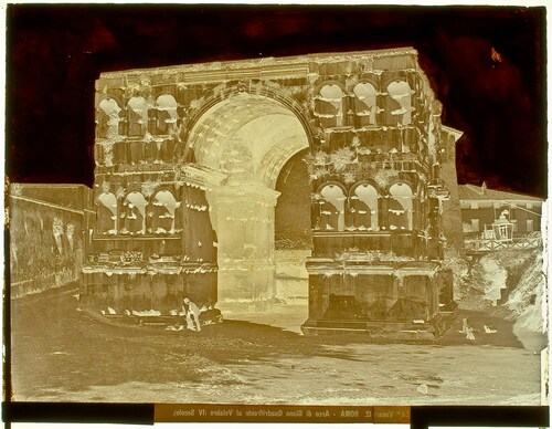 Roma - Arco di Giano Quadrifronte al velabro (IV Secolo).