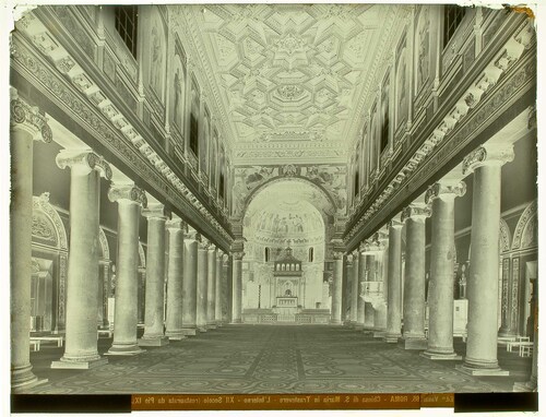 Roma - Chiesa di S. Maria in Trastevere - L'Interno - XII Secolo (restaurata da Pio IX).