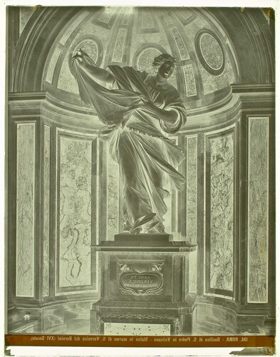 Roma - Basilica di S. Pietro in Vaticano - Statua in marmo di S. Veronica del Bernini (XVI Secolo).