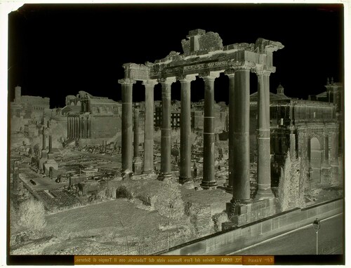 Roma - Rovine del Foro Romano viste dal Tabulario, con il Tempio di Saturno.