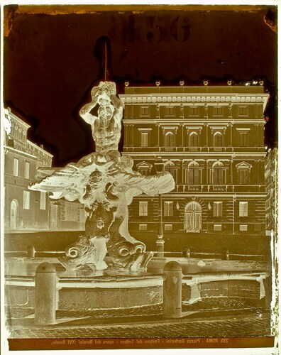 Roma - Piazza Barberini - Fontana del Tritone (XVI Secolo).