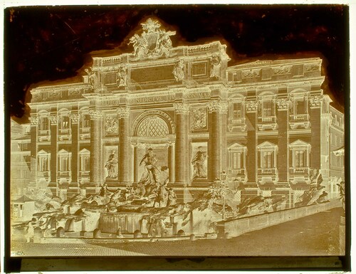 Fontana di Trevi, eretta da Clemente XII per opera di Nicolò Salvi nel 1730 - Veduta generale.