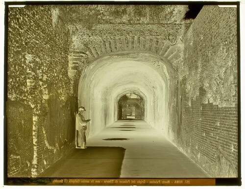 Roma - Monte Palatino - Cripta del Palazzo di Tiberio - ove fu ucciso Caligola (I Secolo).