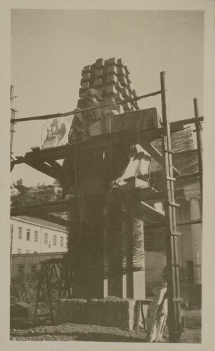 Monumento ai caduti di Terracina in costruzione