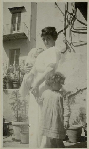 Maria Capobianco con Adriano e Lucio Cambellotti