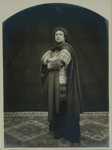 Costume di Costanzo per il film 