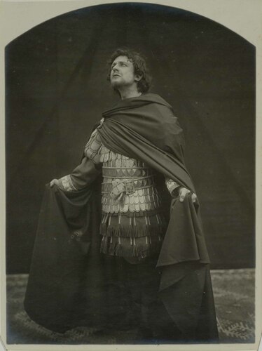 Costume di Costanzo per il film 