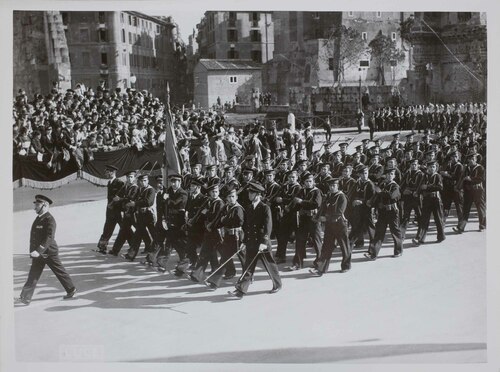 Parata militare della marina italiana ai Fori Imperiali