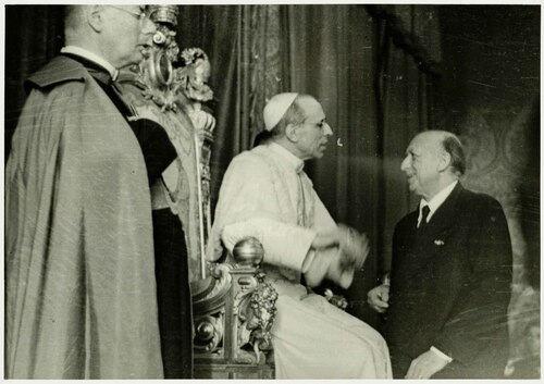 Papa Pio XII riceve una personalit�