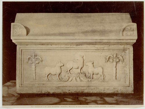 RAVENNA - Emilia. Mausoleo di Galla Placidia. Urna a sinistra entrando. (V secolo)