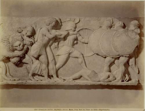 DELPHES - Gr�ce. Mus�e. Frise Nord du Tr�sor de Cnide - Gigantomachie