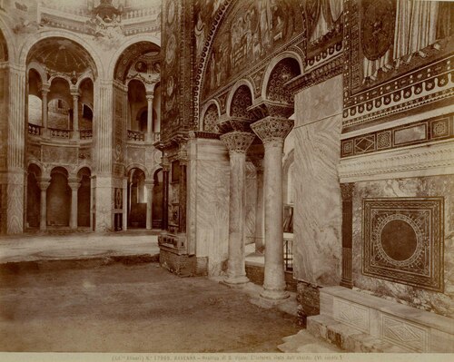 RAVENNA - Basilica di S. Vitale. L'interno visto dall'abside