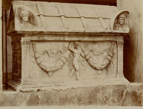 IVREA - Piemonte. Cattedrale. Sarcofago romano gi� sepoltura di Cajo Atecio Valerio.