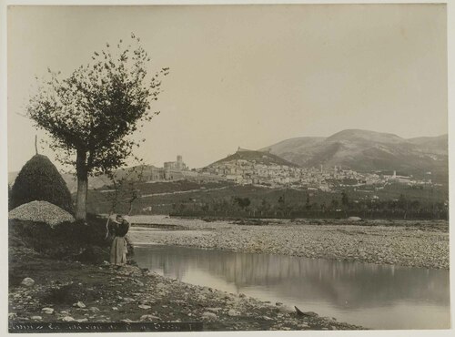 Assisi - La Citt� vista dal fiume Tesci