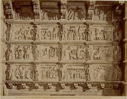 Arezzo. Cattedrale. Bassorilievi al Monumento del Vescovo Tarlati. Agostino di Giovanni e Agnolo di Ventura.