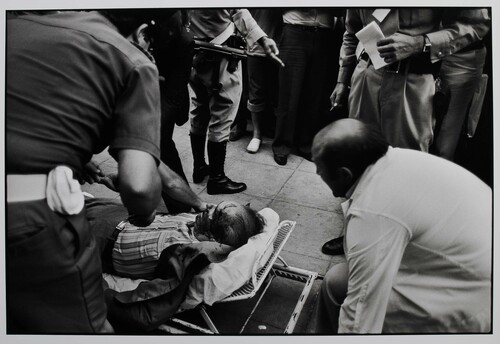 Palermo, 1980. Il giudice Costa, capo della Procura, colpito dai killer mafiosi è ancora vivo. Morirà nell'ambulanza.