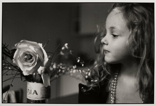 Palermo, 1995. Bambina e rosa.